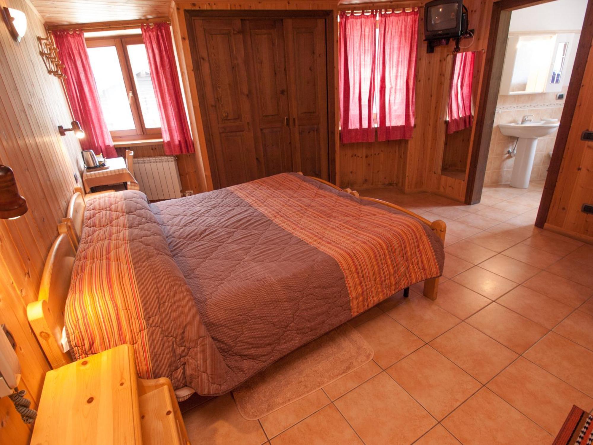 Le Vieux Rascard Chambres d'Hotes Champoluc Chambre photo