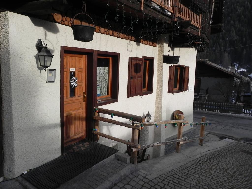 Le Vieux Rascard Chambres d'Hotes Champoluc Extérieur photo